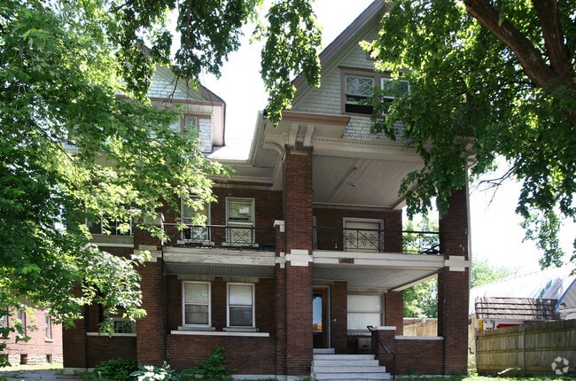 Building Photo - 3743 Main St