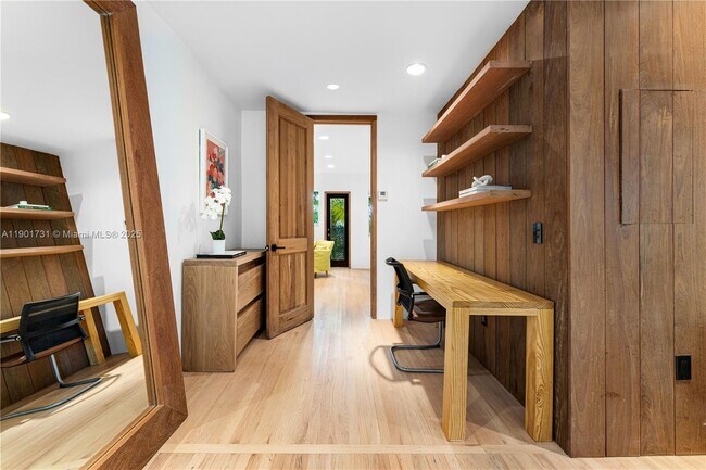 Building Photo - 226 Jefferson Ave