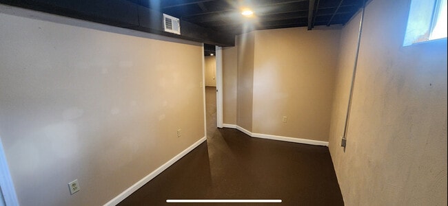 Building Photo - 3412 Winnland Dr