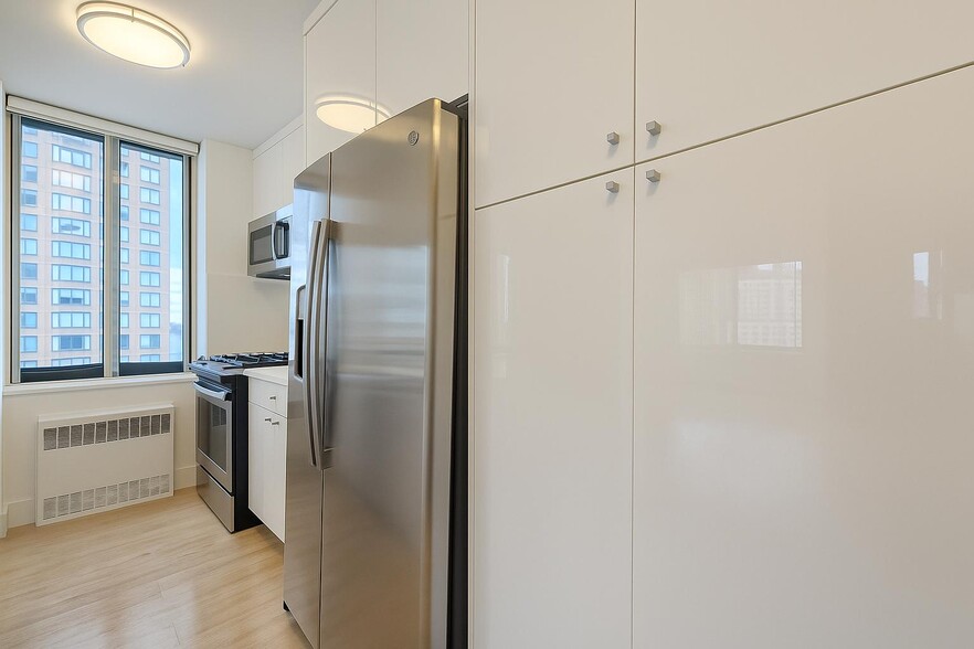 Building Photo - 1735 York Ave