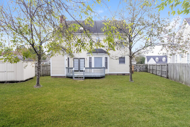 Building Photo - Welcoming 3-Bedroom