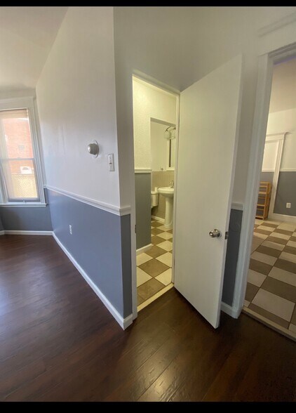 Building Photo - 5234 Jackson St