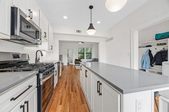 Building Photo - 721 Limit Ave