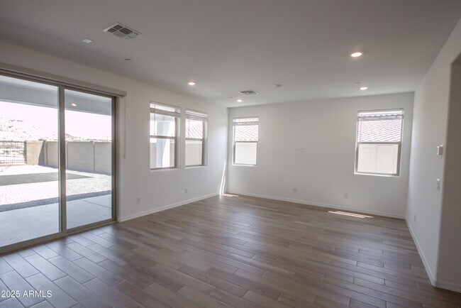 Building Photo - 21326 W Roanoke Ave