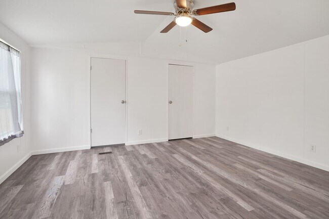 Building Photo - 21950 Caney Dr