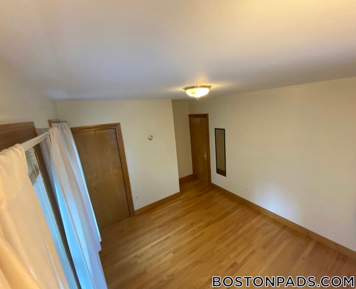 Building Photo - 23 Egremont Rd