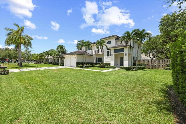 Building Photo - 14831 SW 93rd Ct