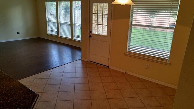 Building Photo - 5023 Parkcanyon Ln