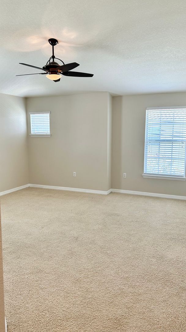 Building Photo - 3 bedroom, 2.5 bath, 2 car garage in a Qui...