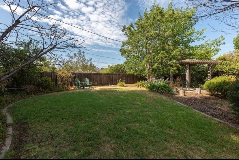 Building Photo - 6816 Appomattox Way