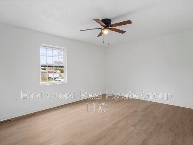 Building Photo - 45 Bruce Dr