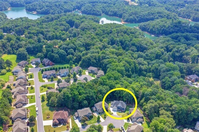 Building Photo - 9135 Fox Trail Ln