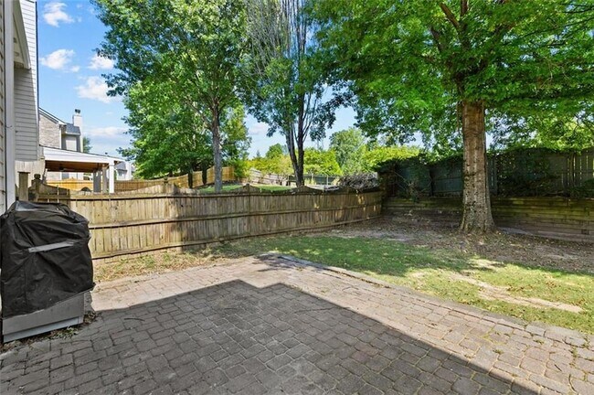 Building Photo - 4831 Edinburgh Dr