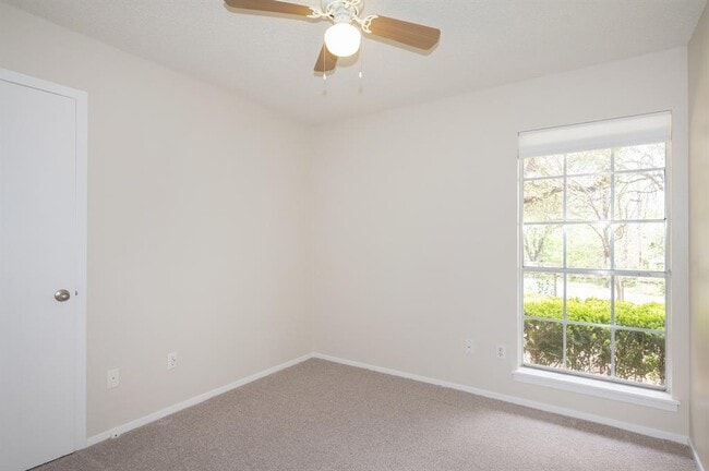 Building Photo - 8202 Longview Rd