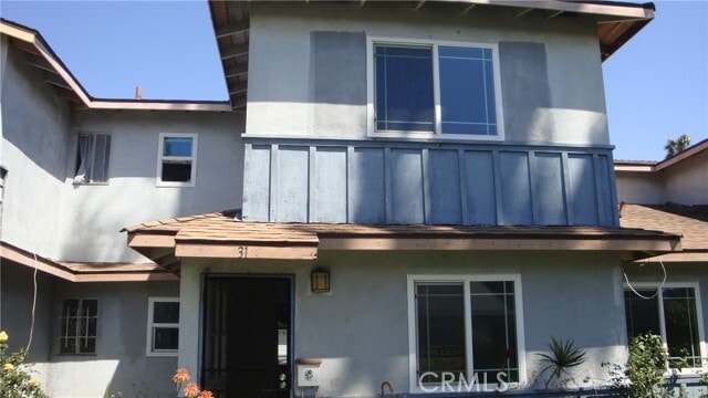 Building Photo - 31 Paradise