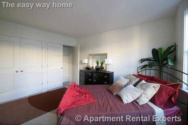Building Photo - 110 Second St Unit #PH09