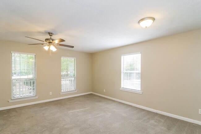 Building Photo - 235 Riverbrooke Terrace