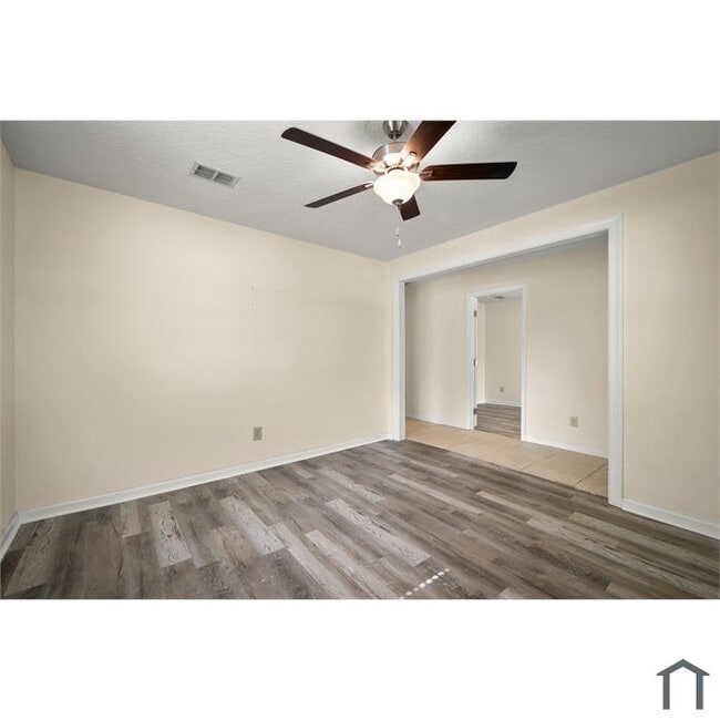 Building Photo - 12716 Gillespie Ave