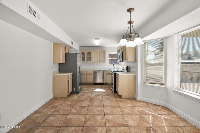 Building Photo - 12280 Red Sun Dr