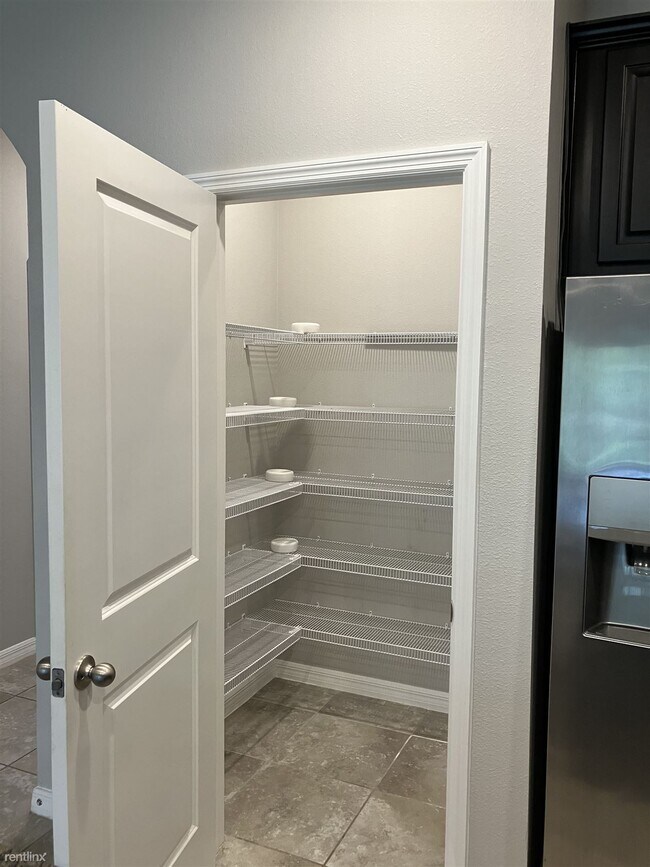 Building Photo - 3 br, 2.5 bath Townhome - 2531 Midnight Pe...