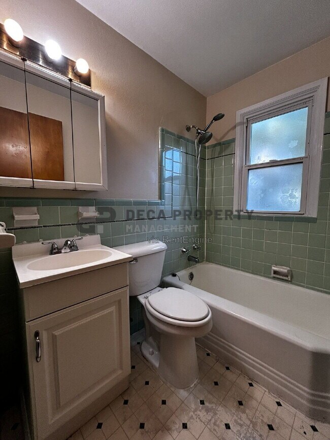 Building Photo - 10205 Cabot Dr