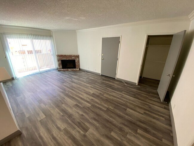 Building Photo - 1444 S Centinela Ave