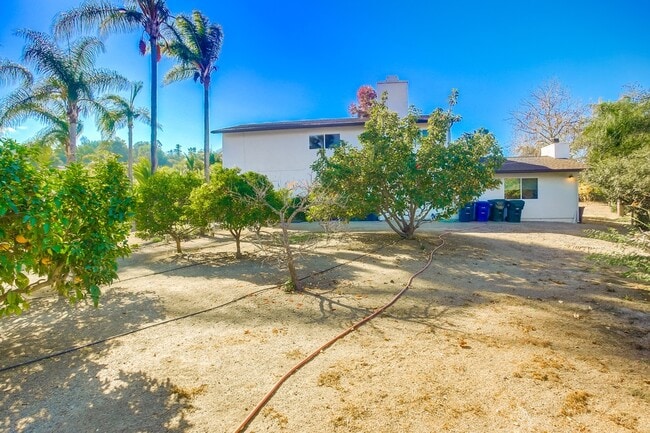 Building Photo - 543 Edna Way