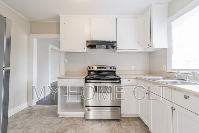 Building Photo - 1017 Holland Ave