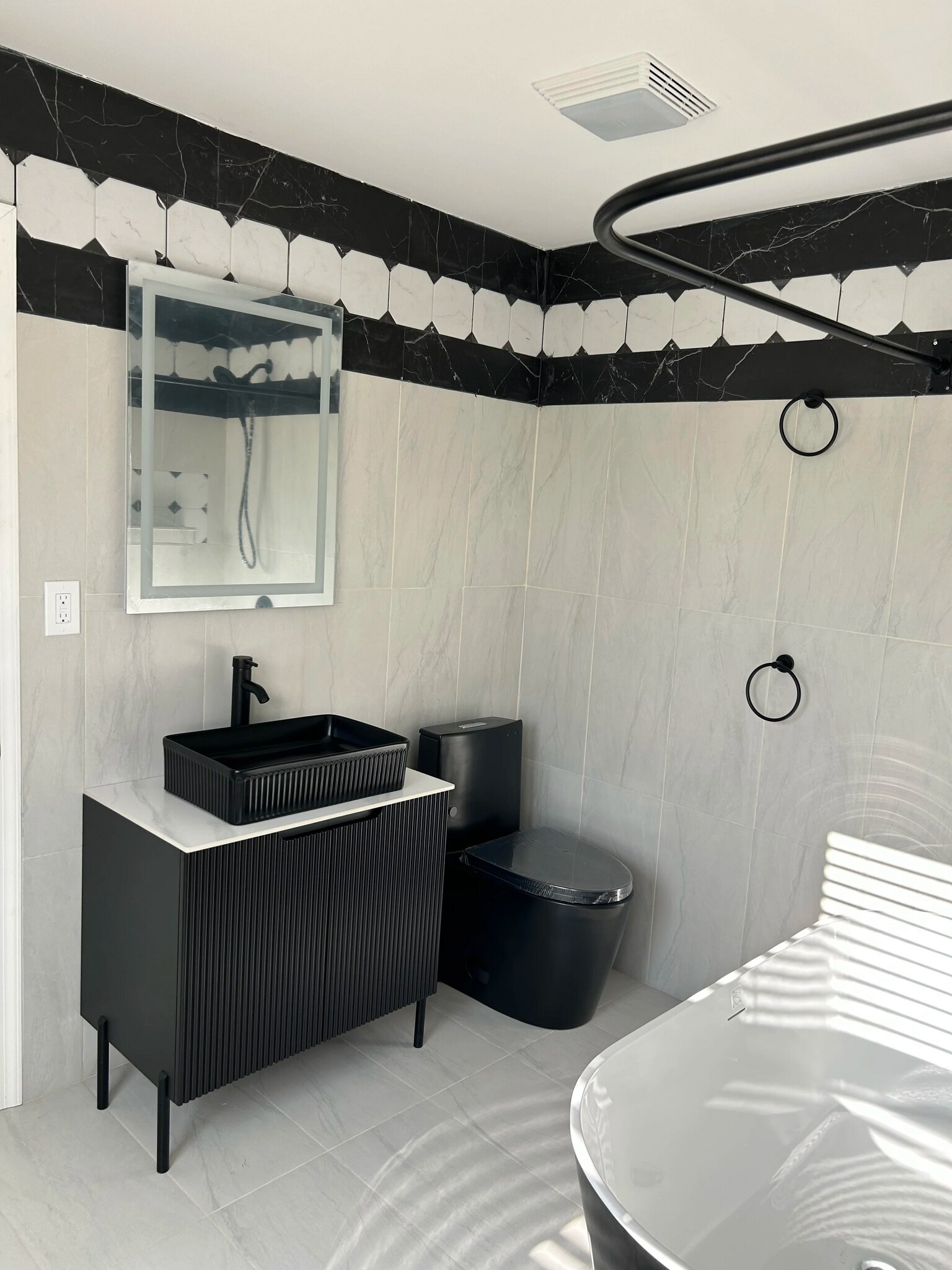 Building Photo - 72 Delaware Ave