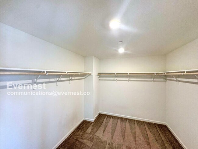 Building Photo - 8128 Bossa Nova Way