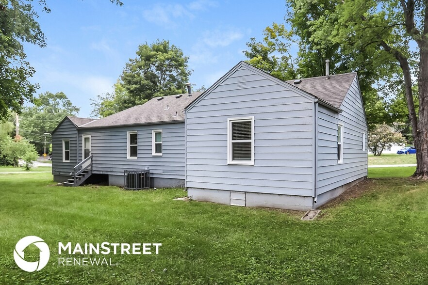 Building Photo - 6201 E Red Bridge Rd