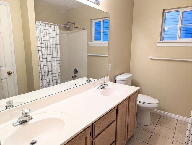 Building Photo - Provo Townhouse