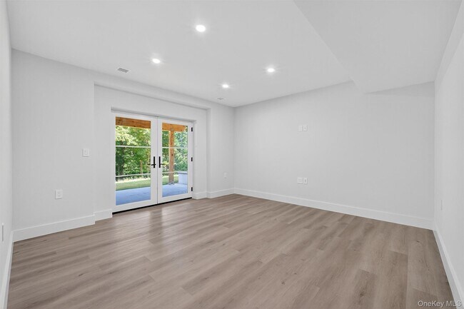 Building Photo - 64 Stonehouse Rd