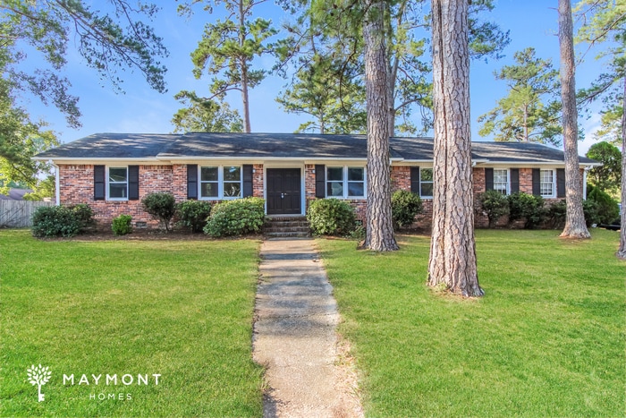 Primary Photo - 213 Guild Hall Dr