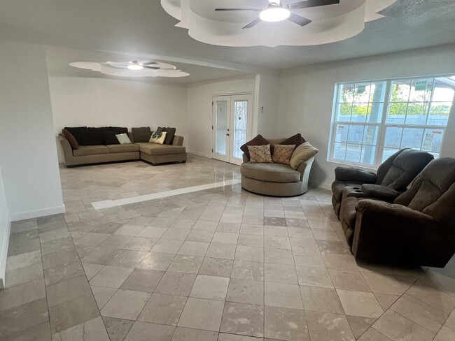 Building Photo - 312 Candlewood Rd