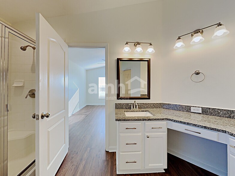 Building Photo - 11642 Tropical Isle Ln