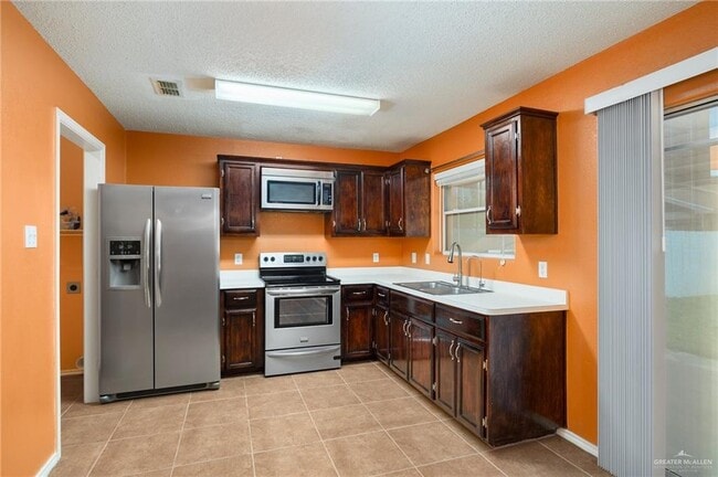 Building Photo - 11 Yucca Ave