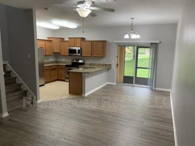 Building Photo - 1220 Twin Trees Ln