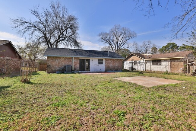 Building Photo - 9834 Denning Dr