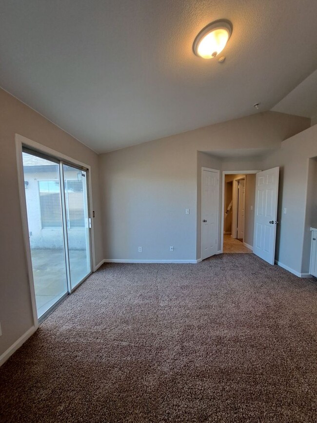 Building Photo - Move-In Special: First Month Free—Don’t Mi...
