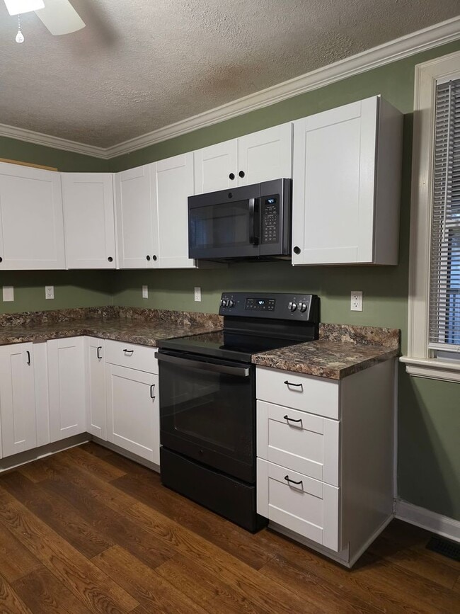 Building Photo - 116 Sixth Avenue