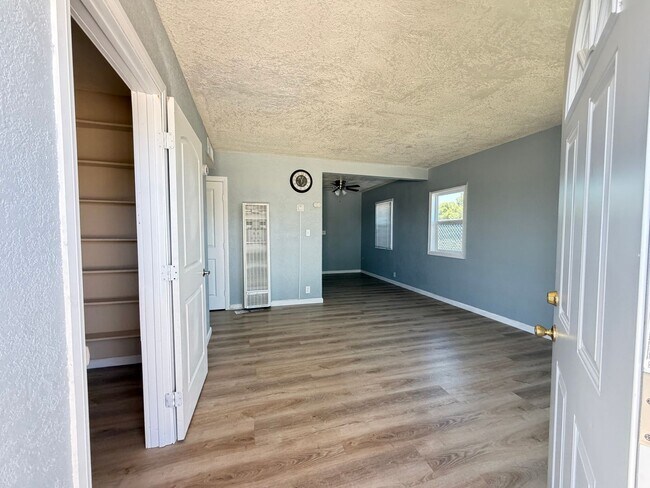 Building Photo - 2 bedroom with outside shed and carport.