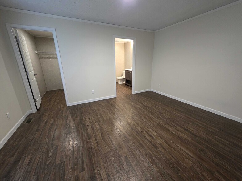 Building Photo - 3668 Willow Ct