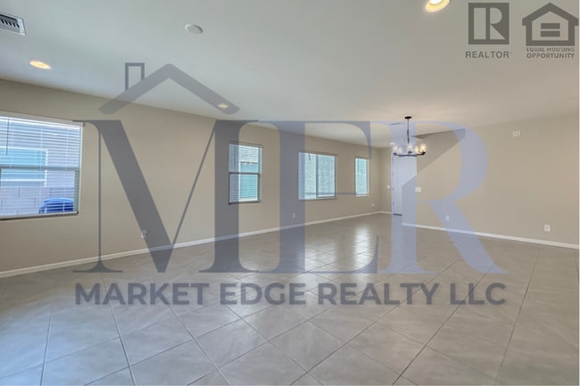 Building Photo - 4Bed/3Bath Home at I10/Wilmot Rd! $199 MOV...