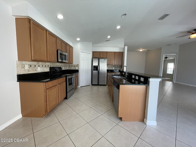 Building Photo - 613 Coral Trace Blvd