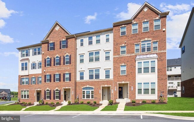 Building Photo - 5908 Etterbeek St