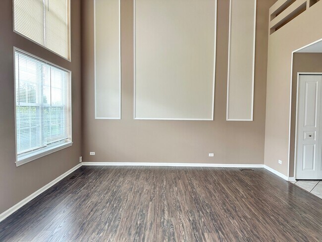 Building Photo - 693 Savannah Ln