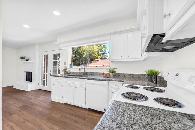 Building Photo - 8206 Willow Forest Dr