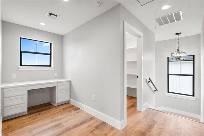 Building Photo - 205 Avenue None Ave