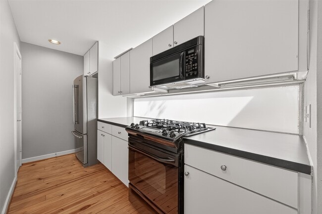 Building Photo - 6911 Yellowstone Way Dr